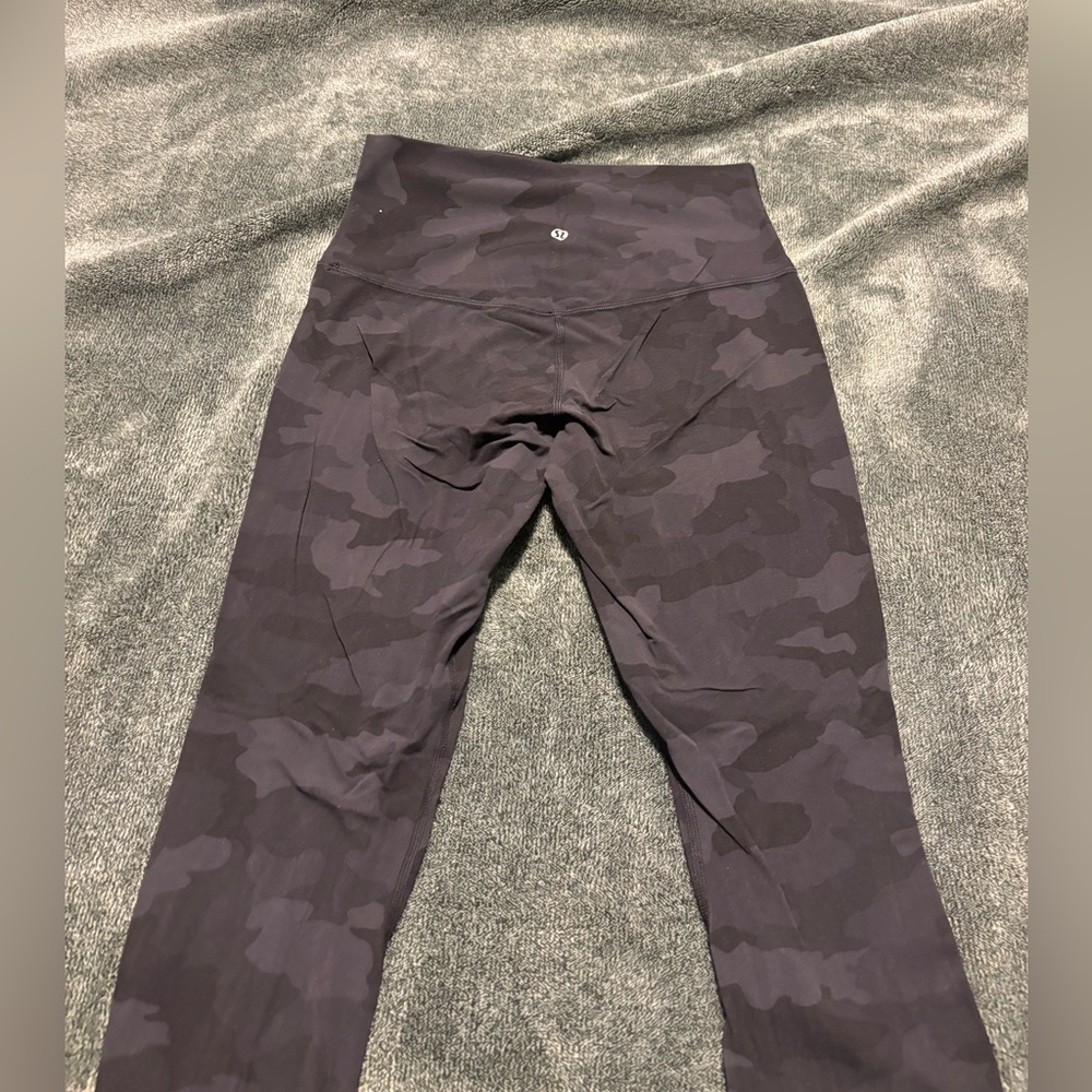 Lululemon align 25 inseam size 6 black/grey camo
